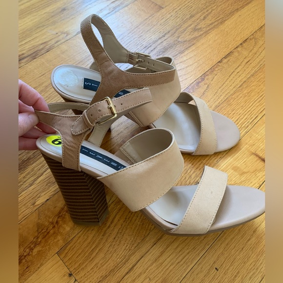STEVEN by Steve Madden Carisa Sandal with Stacked Heel - Picture 5 of 12